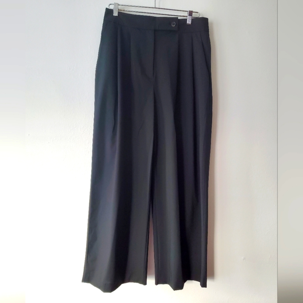 New! Zara Pleated Mensware style plants